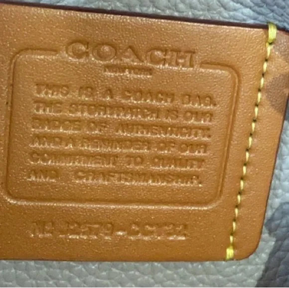 Coach Lana Bucket Bag Leather Shoulder Crossbody - Picture 8 of 9